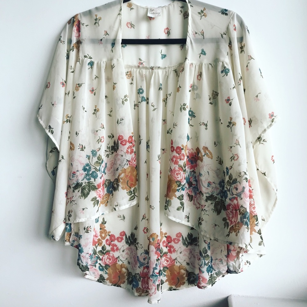 audrey 3+1 Floral Kimono Top